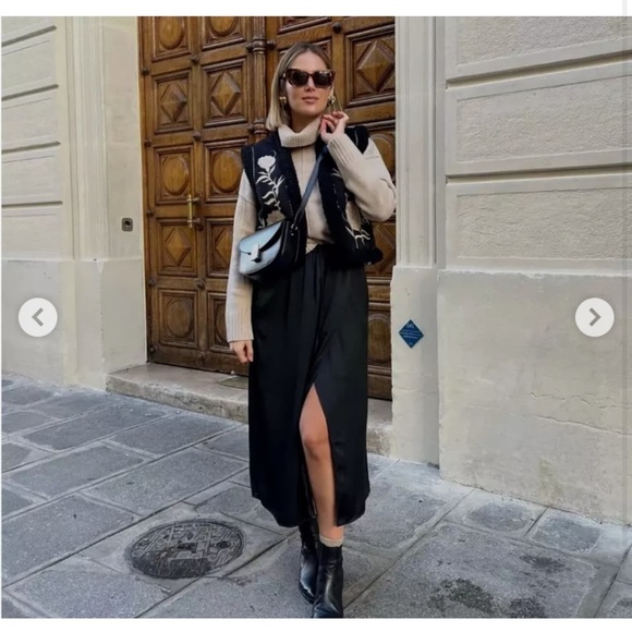 Zara Black Sherpa Suede Vest Embroidered floral boho Shearling - Picture 2 of 10